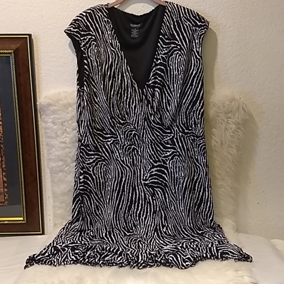 Glamour Dresses & Skirts - 🦓Glamour Dress Zebra Print